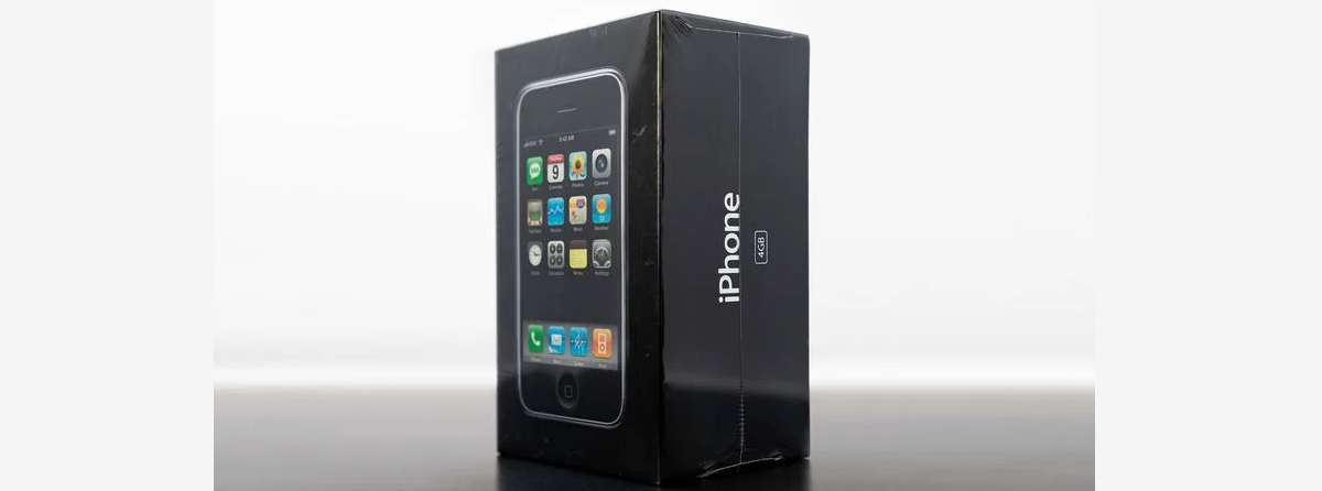 Редкий оригинальный iPhone с памятью 4 ГБ продан на аукционе за рекордные 190 000 долларов